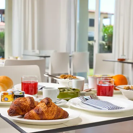 Isa - With Panoramic Swimming Pool In Just 850 Mt From The Sea Szálloda Porto San Paolo