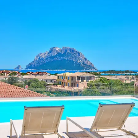 Isa - With Panoramic Swimming Pool In Just 850 Mt From The Sea Szálloda Porto San Paolo