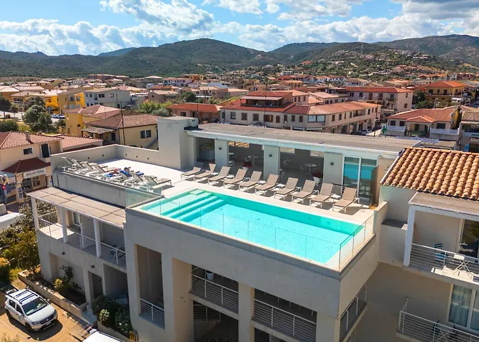 Isa - With Panoramic Swimming Pool In Just 850 Mt From The Sea Porto San Paolo