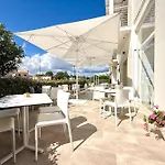 Isa - With Panoramic Swimming Pool In Just 850 Mt From The Sea Hotel