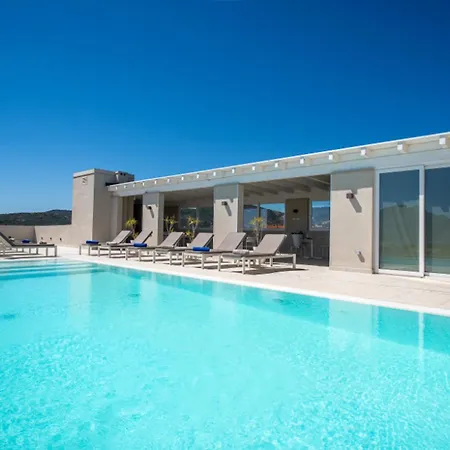 فندق Isa - With Panoramic Swimming Pool In Just 850 Mt From The Sea