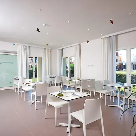 Isa - With Panoramic Swimming Pool In Just 850 Mt From The Sea Hotel 4*