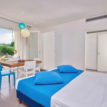 Isa - With Panoramic Swimming Pool In Just 850 Mt From The Sea