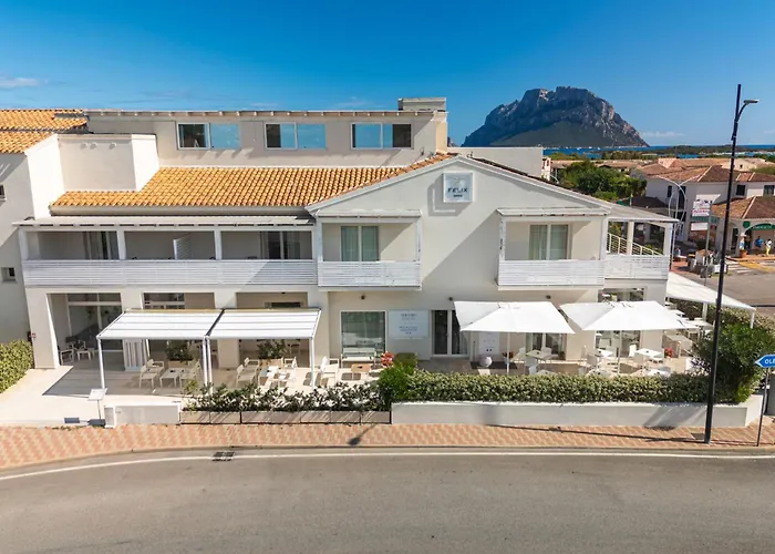 Hotel Isa - With Panoramic Swimming Pool In Just 850 Mt From The Sea 4*