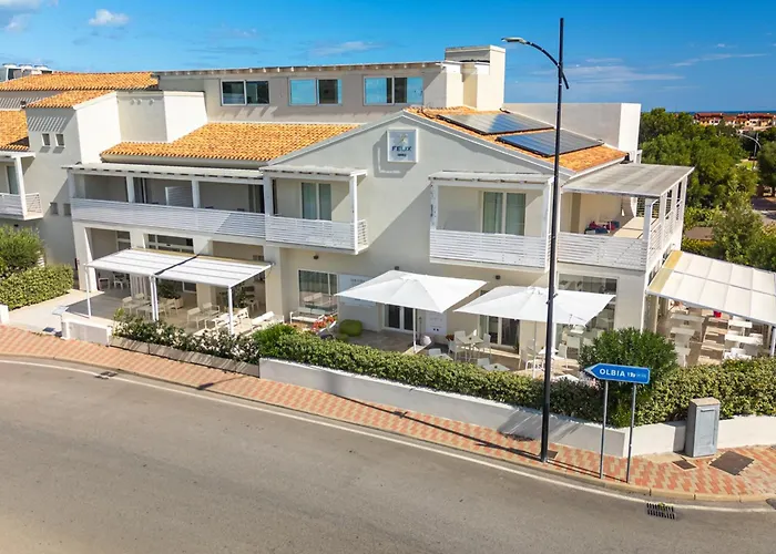 Isa - With Panoramic Swimming Pool In Just 850 Mt From The Sea Porto San Paolo (Sardinia)