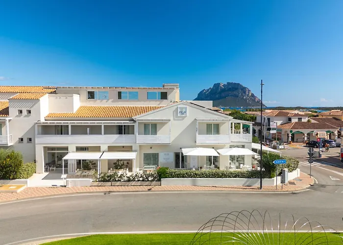 Isa - With Panoramic Swimming Pool In Just 850 Mt From The Sea 4* Porto San Paolo (Sardinia)