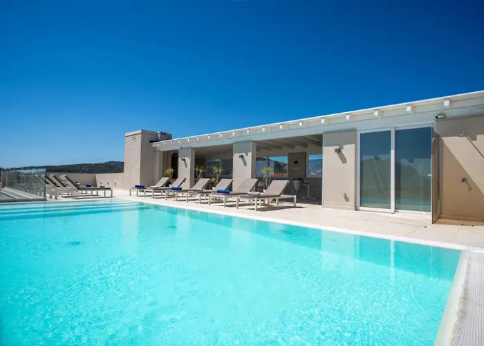 Hotel Isa - With Panoramic Swimming Pool In Just 850 Mt From The Sea