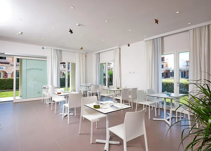 Isa - With Panoramic Swimming Pool In Just 850 Mt From The Sea Hotel 4*