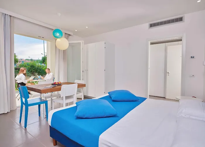 Isa - With Panoramic Swimming Pool In Just 850 Mt From The Sea