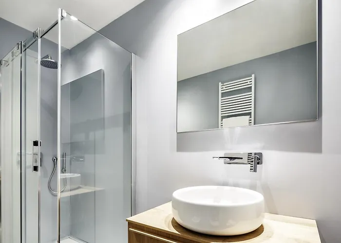 Isa - With Panoramic Swimming Pool In Just 850 Mt From The Sea Hotel