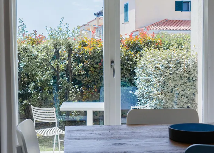 Isa - With Panoramic Swimming Pool In Just 850 Mt From The Sea Hotel 4*